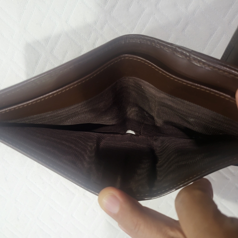 Gucci GG Canvas and Leather Bifold Wallet, Authentic. - Picture 8 of 13